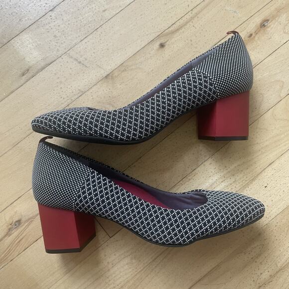 BETA BRAND Pumps Heels Women Shoes Size 10 Block‎ Chunky Heel Slip On EUC - Picture 1 of 11